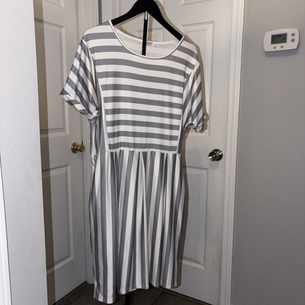 Naggoo Women's Size XXL Dress Gray Shift Knee Length Mixed Stripe Cottagecore